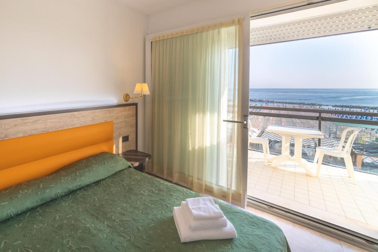 Hotel Royal Cattolica Exterior photo