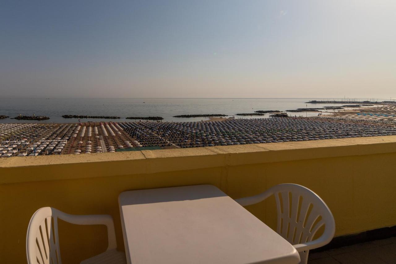 Hotel Royal Cattolica Exterior photo