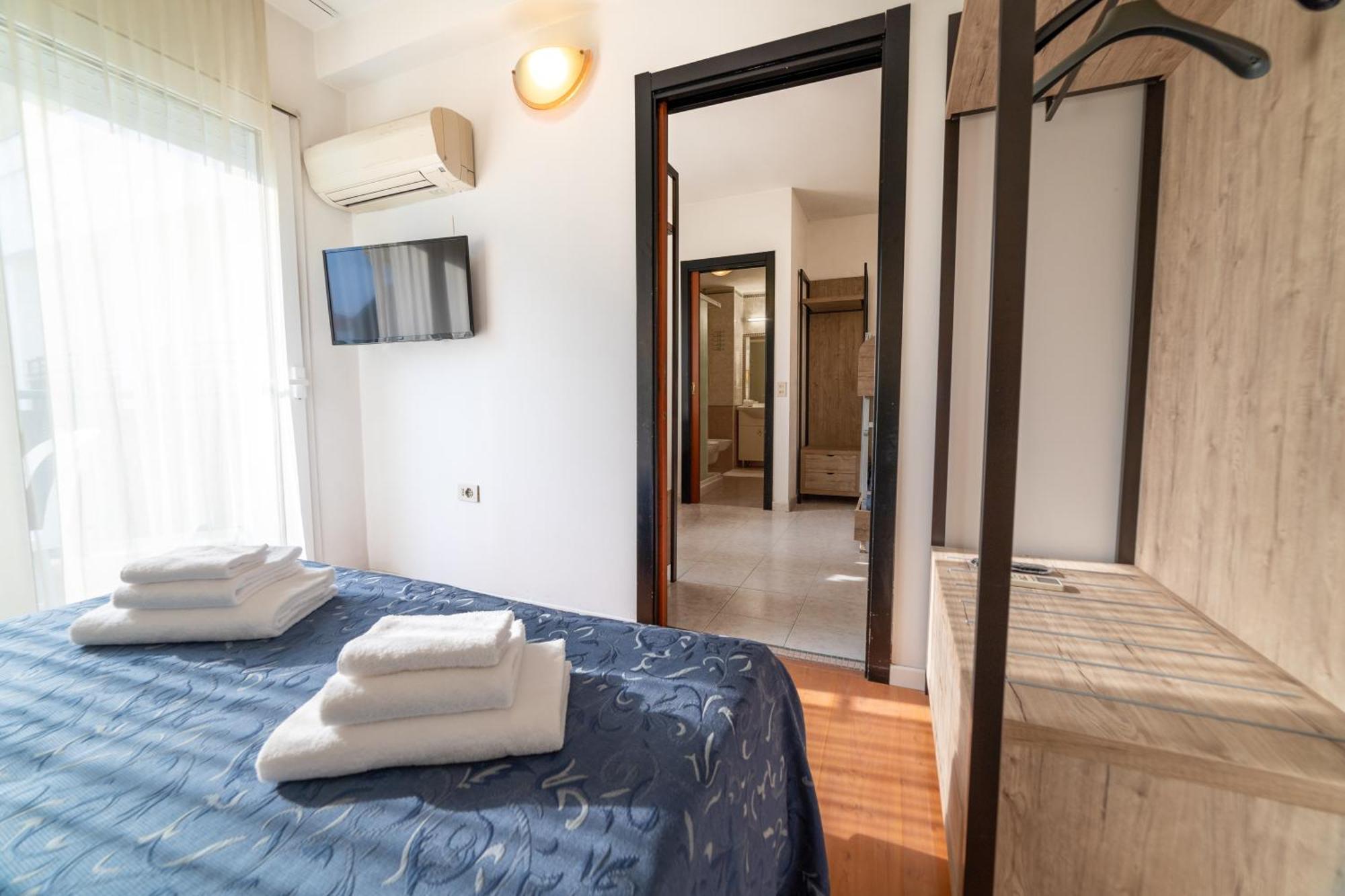 Hotel Royal Cattolica Exterior photo
